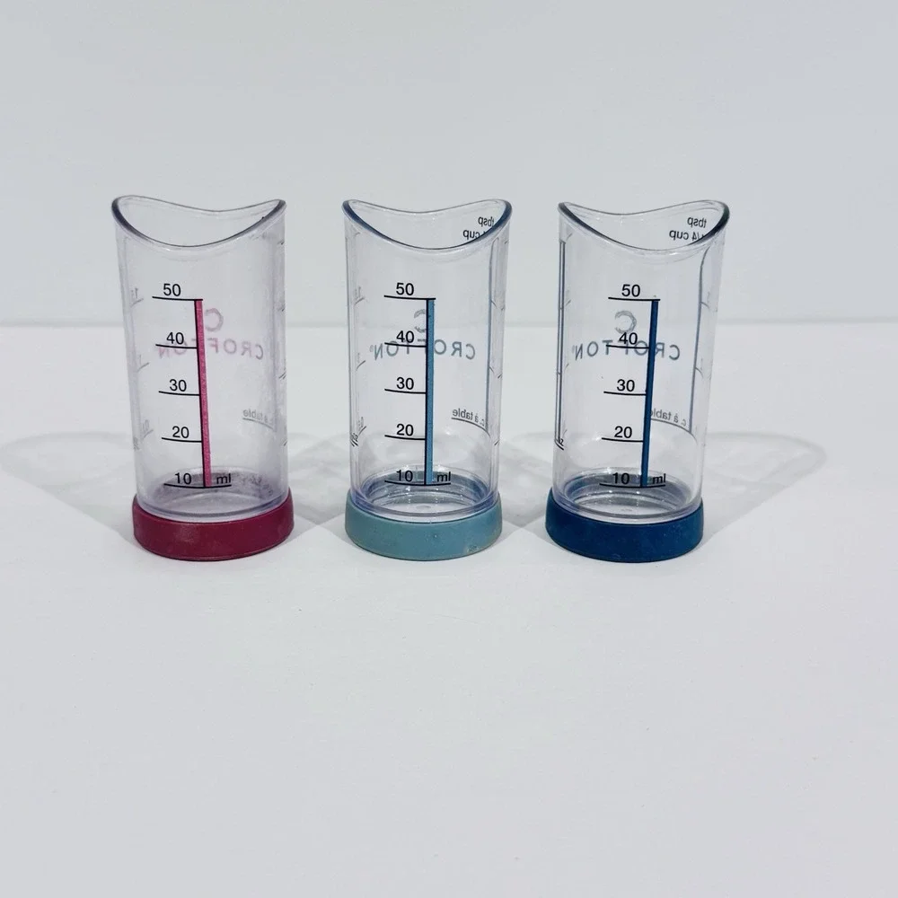 Lot Of‎ 3 Crofton Liquid Measuring Cups Plastic W Rubber Bottoms